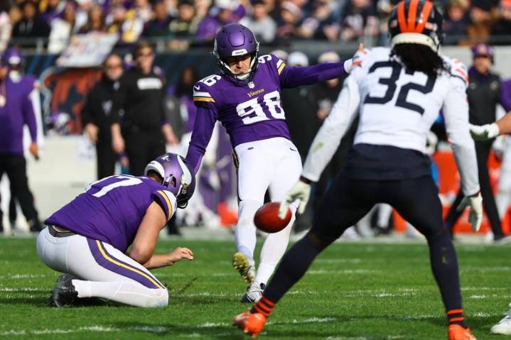 Falcons release kicker Younghoe Koo, turn to Parker Romo