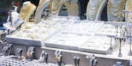 Nearly 25 thugs smash up jewelry store with crowbars, pickaxes, steal $1 million in merch