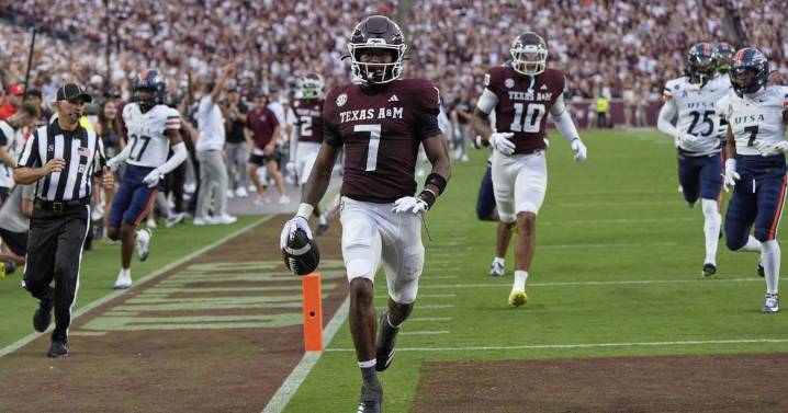 Reed's career-high 4 TD passes and Conception's strong debut lead Texas A&M to 42