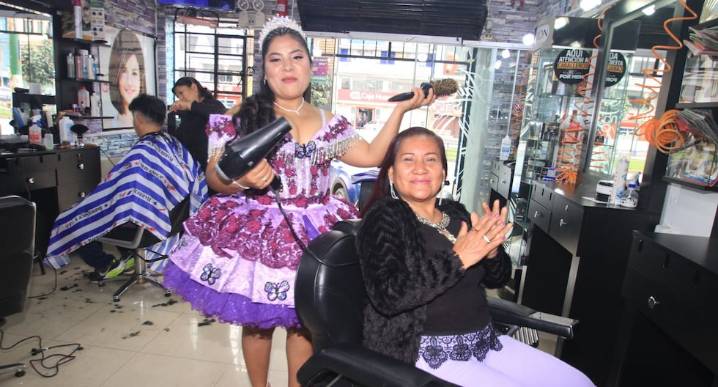 Aracely Vázquez, la ‘Princesita de Apurímac’ que encanta con peines y huaynitos