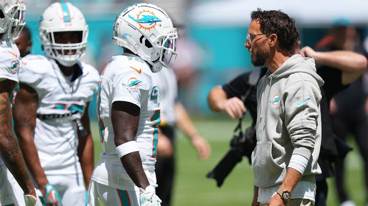 Dolphins HC Mike McDaniel in awe by how Tyreek Hill handled gruesome injury