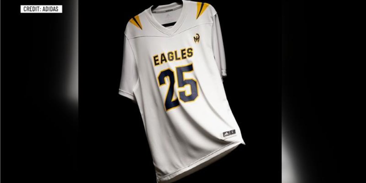 Liberty North football team to wear jerseys featuring Patrick Mahomes’ logo