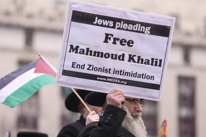 El palestino Mahmoud Khalil apelará la negativa del juez a protegerlo de la deportación