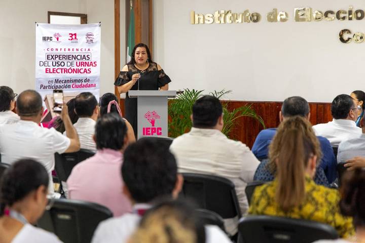 IEPC da conferencia sobre urnas electrónicas en participación ciudadana