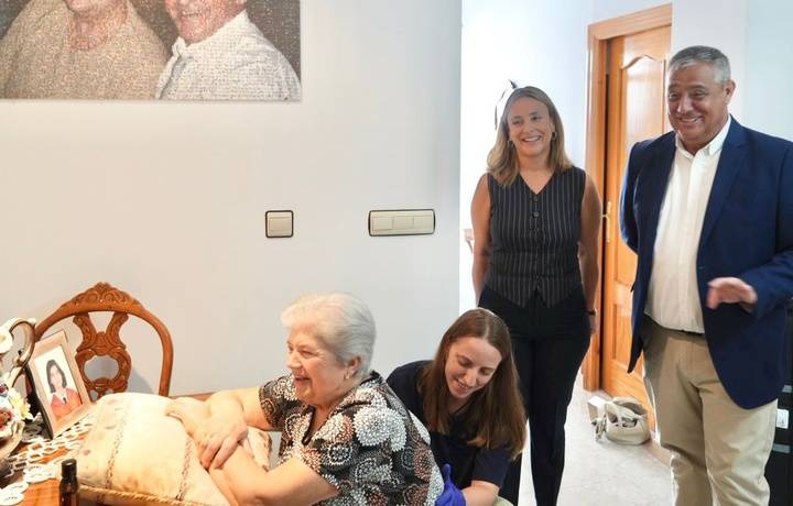 El programa ‘Cercanos’ acerca la fisioterapia a domicilio a medio centenar de mayores en Pliego