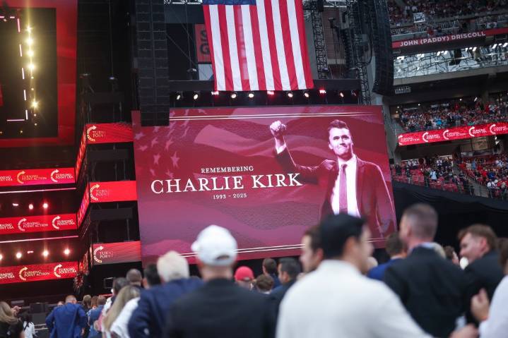 Thousands attend Charlie Kirk memorial service in Arizona