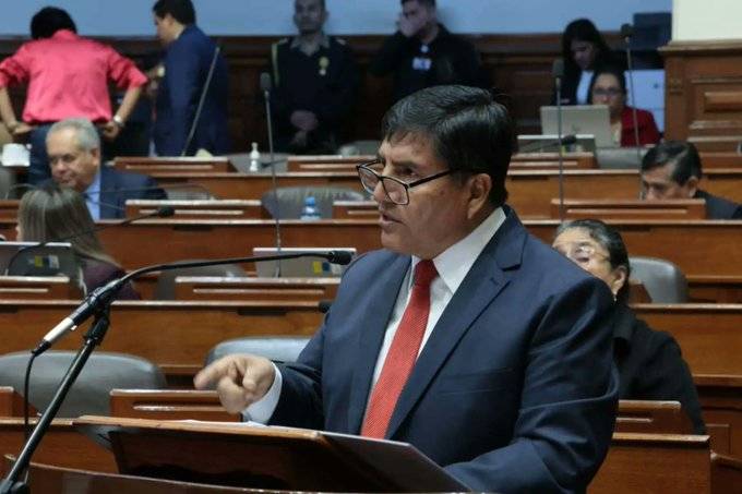 Ministro Malaver rindió cuentas en el Congreso y detalló avances en seguridad ciudadana