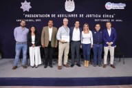 Chepe Guerrero presenta a 98 Auxiliares de Justicia Cívica en Corregidora