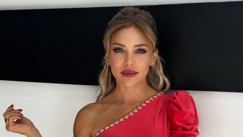 Se conocieron imágenes comprometedoras de Evangelina Anderson con un futbolista
