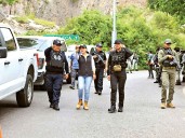 Instalan retenes en calles de Chilpancingo; Evelyn Salgado realiza recorridos