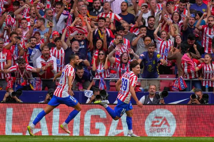 Atlético humilla al Real Madrid en el derbi de la Liga de España