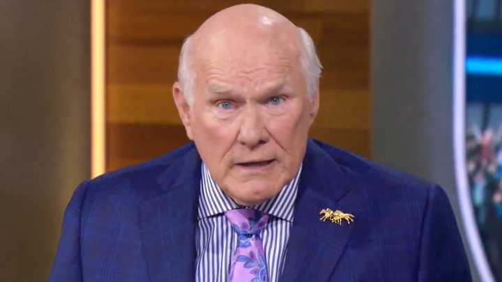 Terry Bradshaw doubles down on Micah Parsons and looks into Fox NFL Sunday camera to send Jerry Jones message