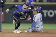 Deadspin | Enrique Hernandez's 2-run homer carries Dodgers past Mariners