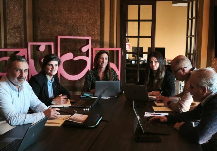 Pumariega promete «más medios, más plazas y una gestión más justa» del programa 11x12