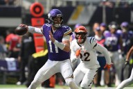 Deadspin | Vikings QB Carson Wentz to start vs. Steelers next week