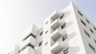 Ayuso anuncia un nuevo Plan de Choque de Vivienda con más suelo, agilidad urbanística y pisos asequibles