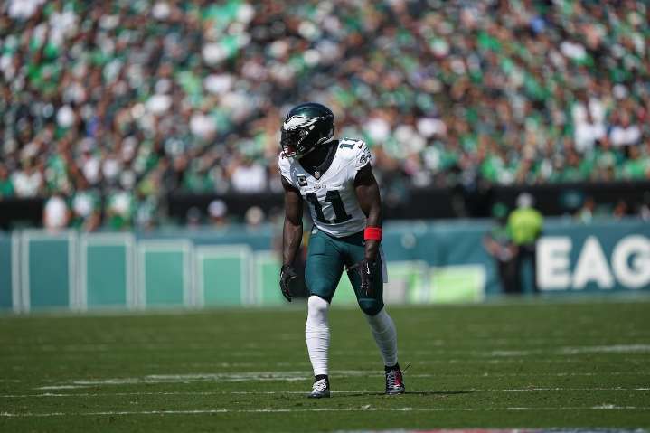 Eagles coach Nick Sirianni came to A.J. Brown's defense with everybody else ripping him