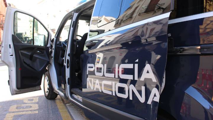 Investigan la muerte de una mujer en Vilagarcía (Pontevedra) después de que su hijo se precipitara por una ventana