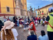 Desfilan en la capital por 215 Aniversario de la Independencia