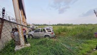 Tras accidente, camioneta derriba malla y termina dentro del Aeropuerto de Tampico [Fotos]