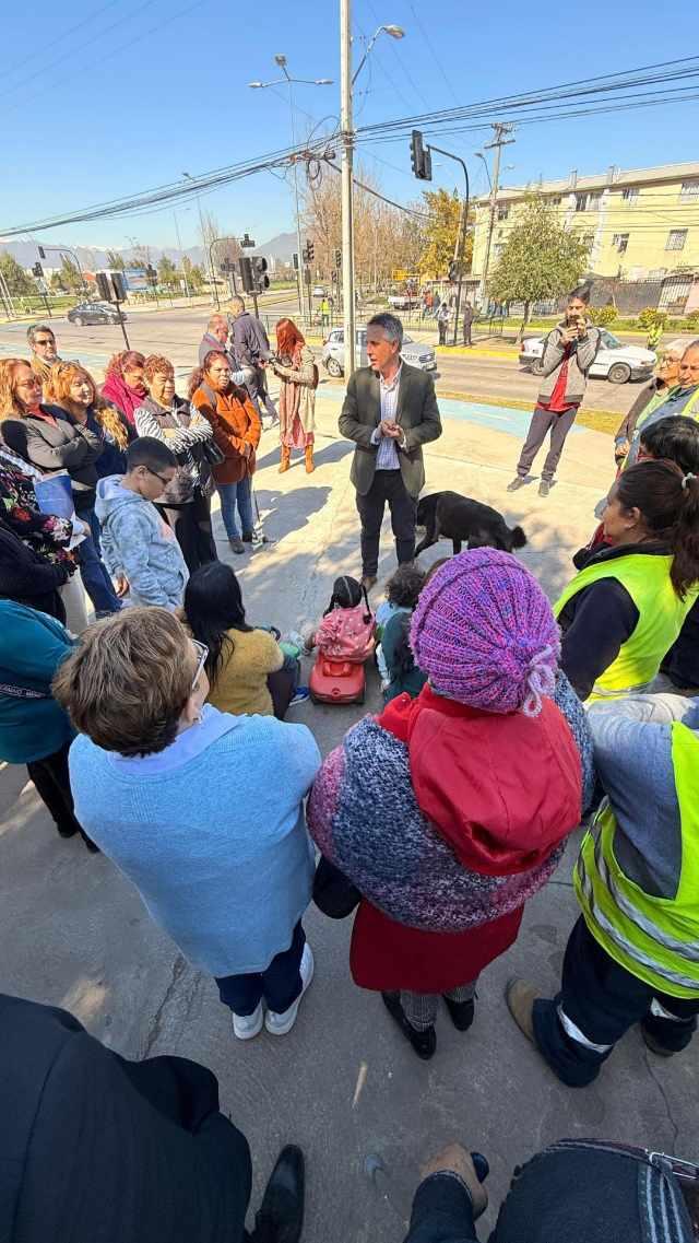 Semáforo largamente esperado entra en operación en Av. La Victoria