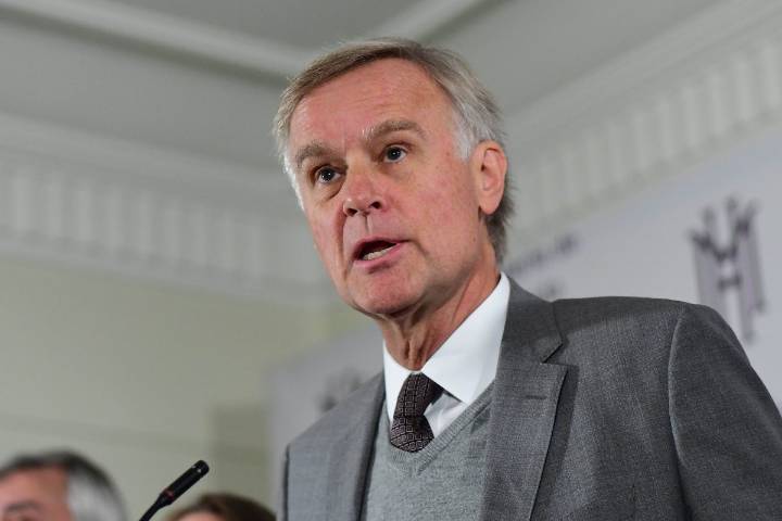 "No tiene ningún título universitario y ninguna capacidad de análisis": Economista Klaus Schmidt-Hebbel critica duramente a Gabriel Boric por disputa con Banco Central