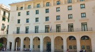 Doce años de cárcel por provocar un incendio en un hotel y una discoteca de Alicante para cobrar el seguro