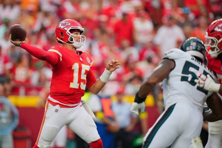 Deadspin | Chiefs, defiant amid 0-2 start, aim to bounce back vs. Giants