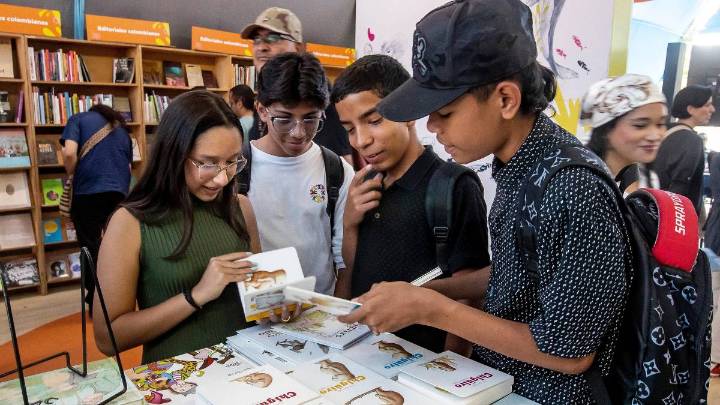 No solo de sagas vive el lector: oferta editorial de universidades paisas en la Fiesta del Libro