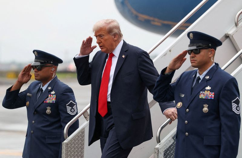 Trump issues "last warning" to Hamas to accept hostage deal