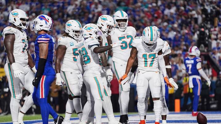 Despite another loss, Dolphins showed fight against the Bills, which could help avoid further spiral
