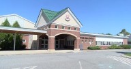 Brewer High School partners with local hospital to offer healthcare career exploration