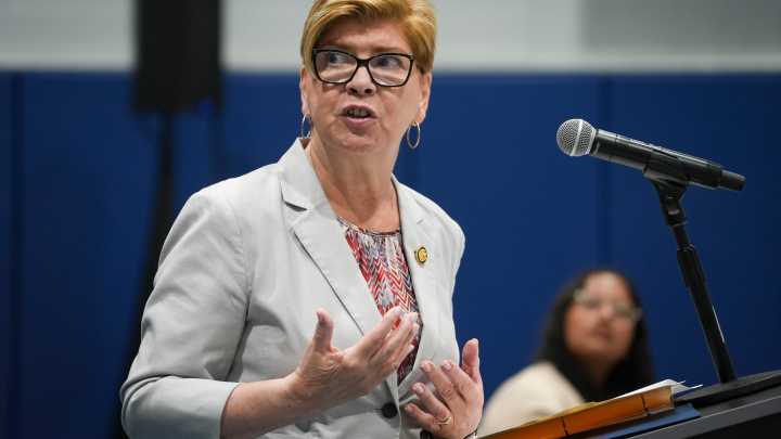 WIth an eye on security, Nellie Pou and House leaders tour MetLife