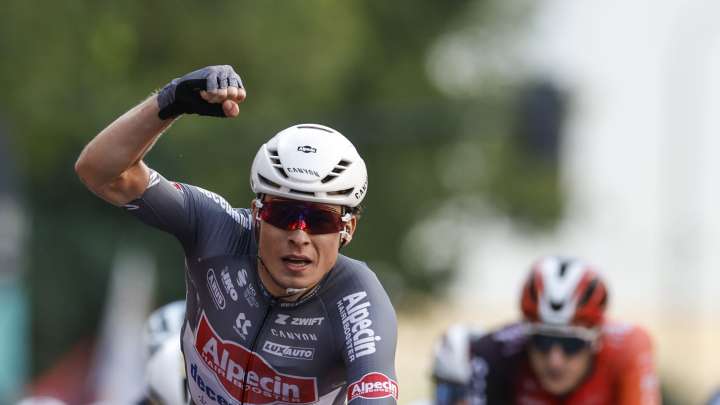 Philipsen gana en Guijuelo y Vingegaard tira de bonificaciones