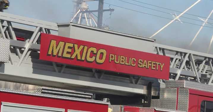 Firefighters respond to grass fire on Route JJ near Mexico