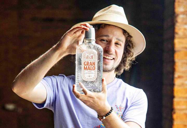 Luisito Comunica trae a Florida su creación más mexicana: Gran Malo, el shot picosito de tamarindo y chile