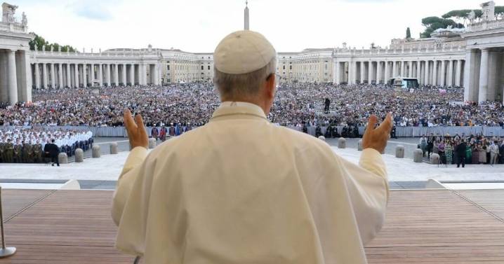 Papa León XIV pide rezar un Rosario por la paz en la Plaza de San Pedro