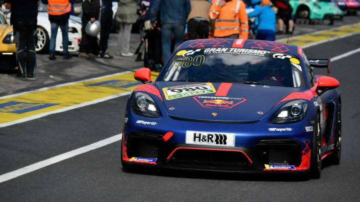 Max Verstappen qualifies with huge gap to class rivals in Nurburgring outing