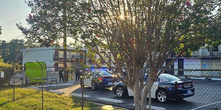Newborn baby found alive in dumpster behind motel after someone heard crying