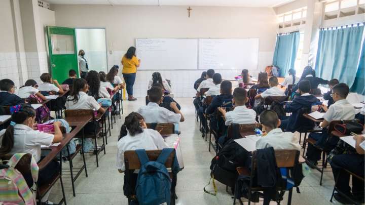 Colegios privados atienden solo al 12% de la población escolar, asegura Fenasopadres #15Sep