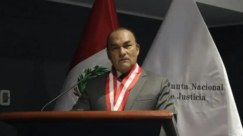 Abogado del presidente de la JNJ dice que no había argumentos para vacarlo y señala que se pretendió "magnificar" un asunto familiar