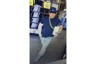 El Paso: Buscan a hombre por robo de tenis Nike