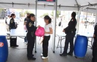 No se salvan de la esculcada policiaca ni niños en El Grito