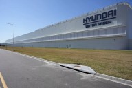  475 personas fueron detenidas en redada migratoria cerca de planta de Hyundai 