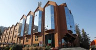 Canal 13 reduce sus pérdidas al primer semestre y firma destaca sus ingresos pese a no tener el Festival de Viña del Mar