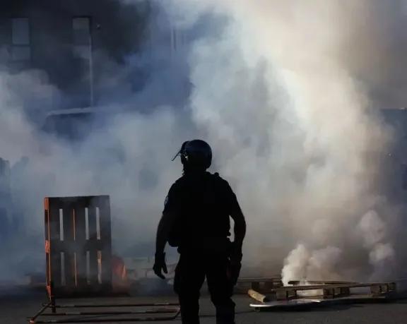 Francia: bloqueos en autopistas y más de 200 detenidos en una jornada de protestas contra el ajuste