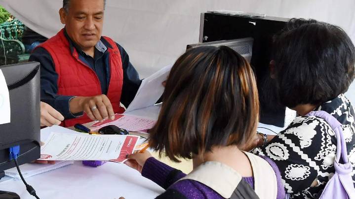 ¿Estudias la prepa o la universidad? Conoce las fechas de registro para tener una Beca del Bienestar