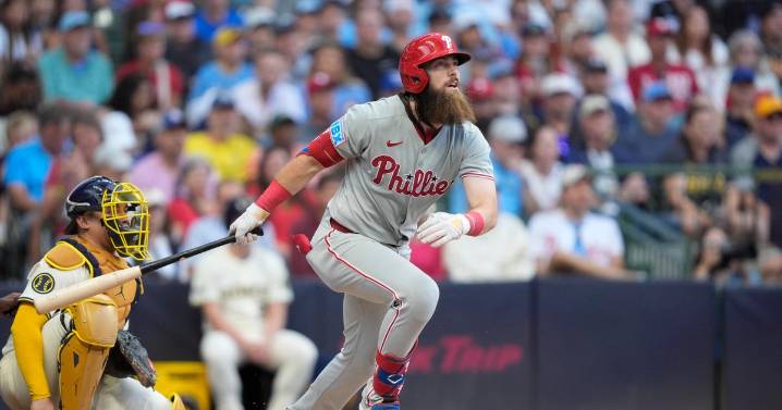 Brandon Marsh knocks in go-ahead run in 9th inning as Philadelphia Phillies rally to beat Brewers