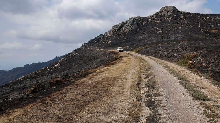 Un nuevo foco alertó a Chandrexa de Queixa, donde hace un mes comenzó la grave ola de incendios que asoló la provincia de Ourense