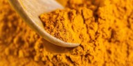 Cómo consumir cúrcuma para mejorar la memoria y reducir el riesgo de enfermedades neurodegenerativas